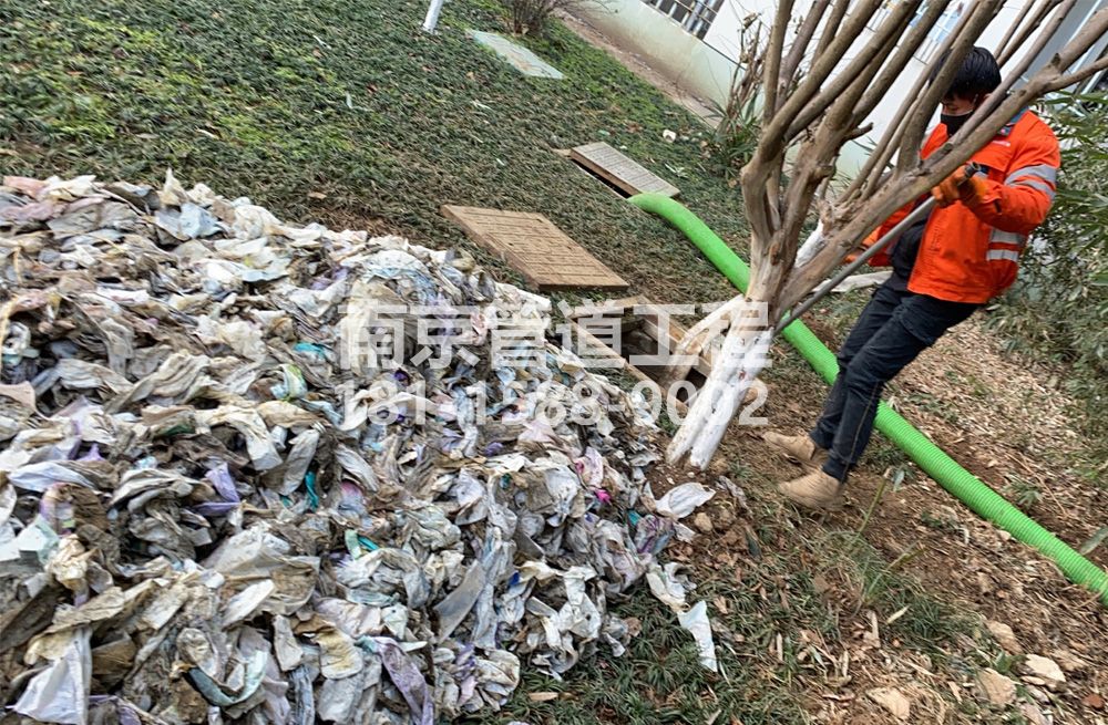 315香铺营化粪池垃圾清理